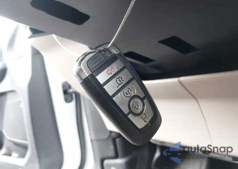 2020 Ford Escape Titanium Hybrid z USA, uszkodzony, nr VIN 1FMCU9DZ3LUC19168